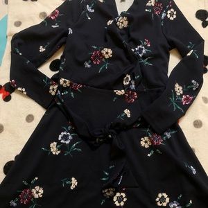 Very beautiful floral dress with removable belt